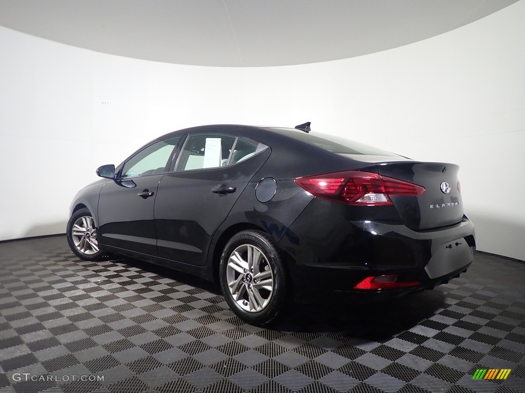 2019 Elantra SEL - Phantom Black / Black photo #11