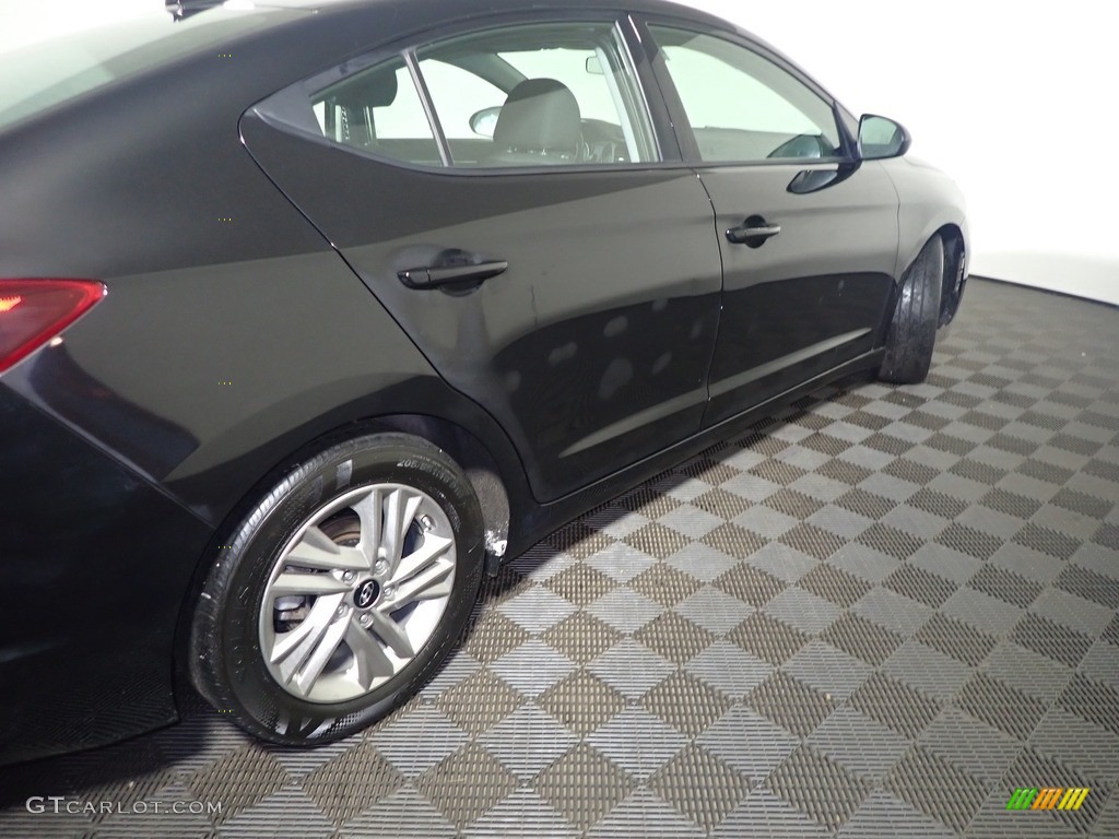2019 Elantra SEL - Phantom Black / Black photo #19