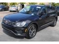 Deep Black Pearl - Tiguan SEL Photo No. 4