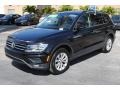 Deep Black Pearl - Tiguan S Photo No. 4