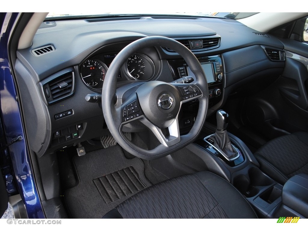 Charcoal Interior 2018 Nissan Rogue S Photo #141099554