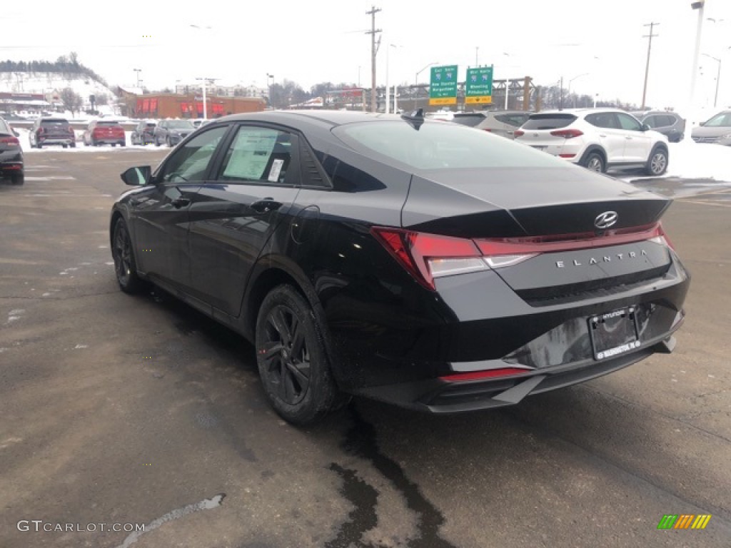 2021 Elantra SEL - Phantom Black / Black photo #3