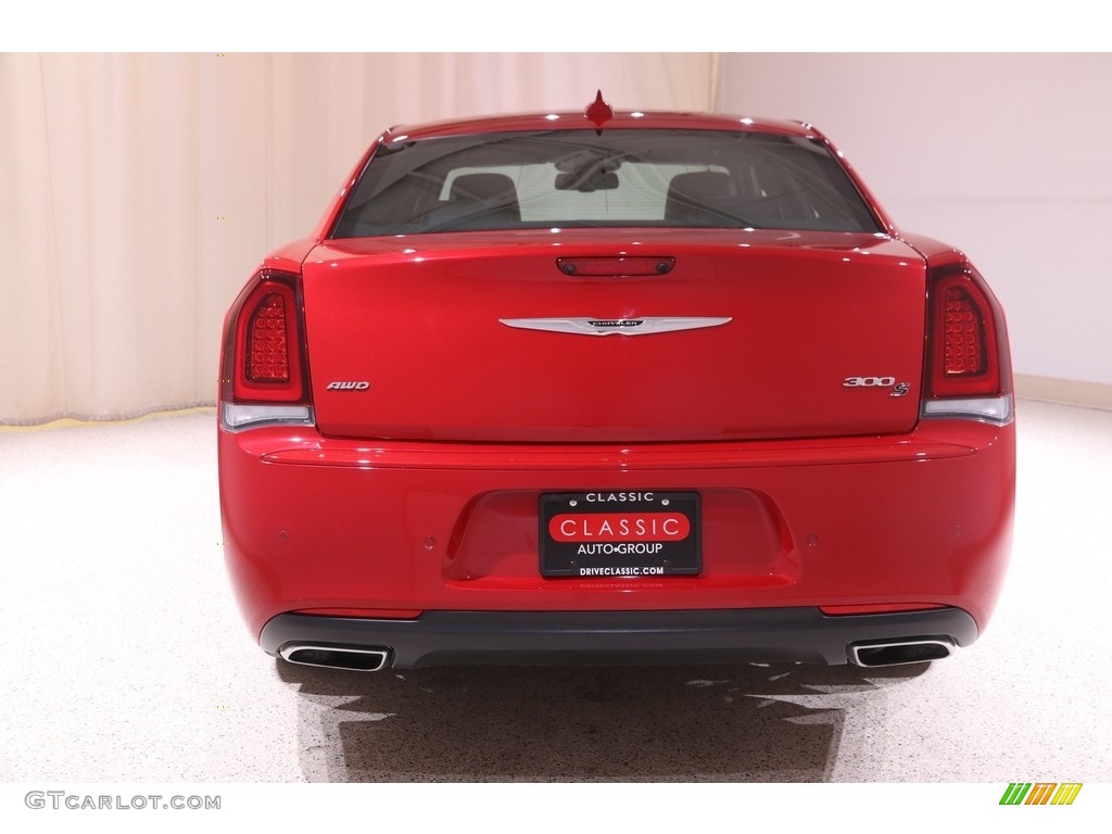 2016 300 S AWD - Redline Red Tri-Coat Pearl / Black photo #21