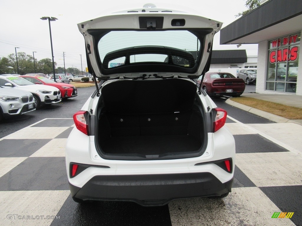 2020 C-HR XLE - Blizzard Pearl / Black photo #5