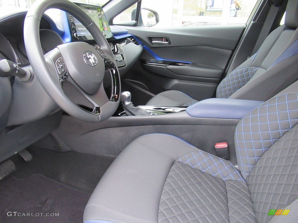 2020 C-HR XLE - Blizzard Pearl / Black photo #10