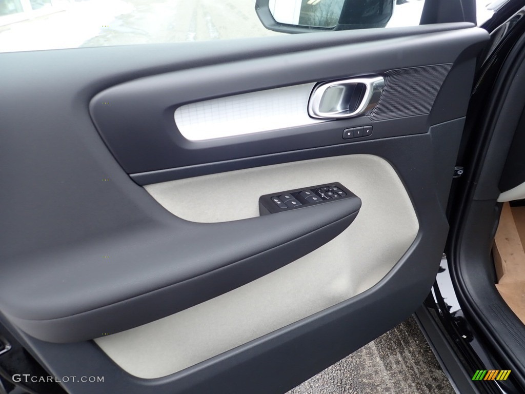 2021 XC40 T5 Momentum AWD - Black Stone / Blond/Charcoal photo #10
