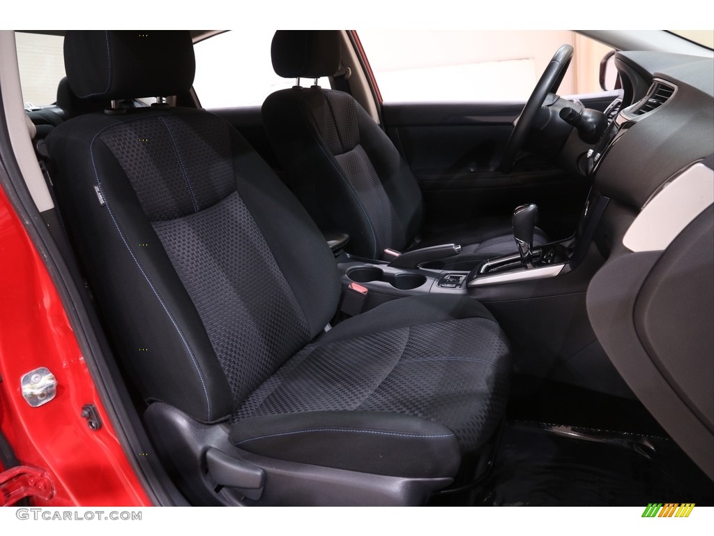 2019 Sentra SR - Red Alert / Charcoal photo #16