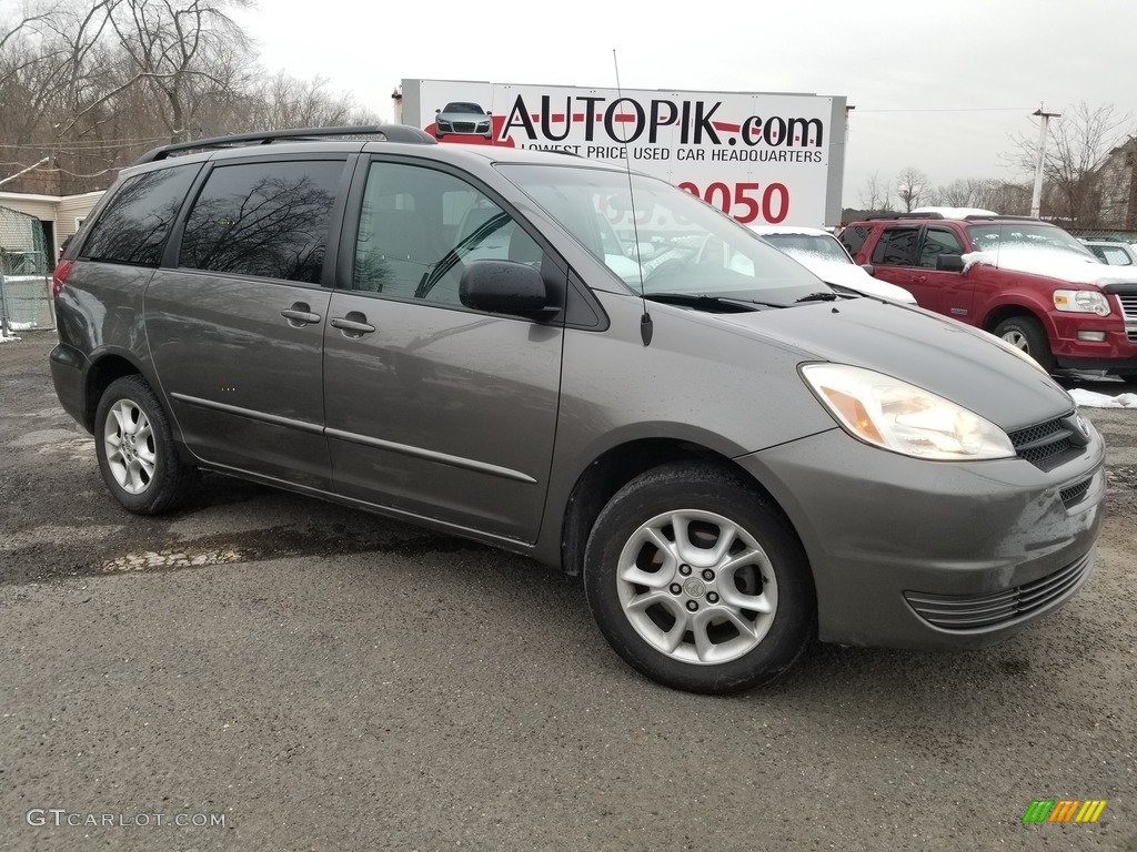 2004 Sienna LE AWD - Phantom Gray Pearl / Fawn Beige photo #1