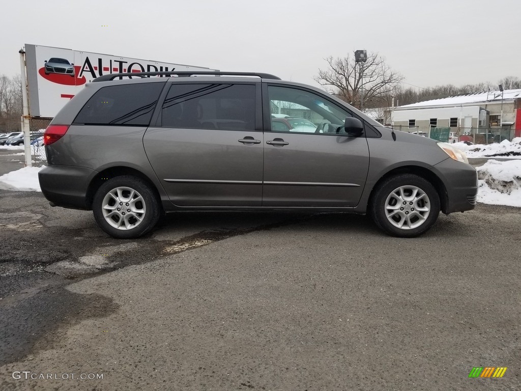 2004 Sienna LE AWD - Phantom Gray Pearl / Fawn Beige photo #2