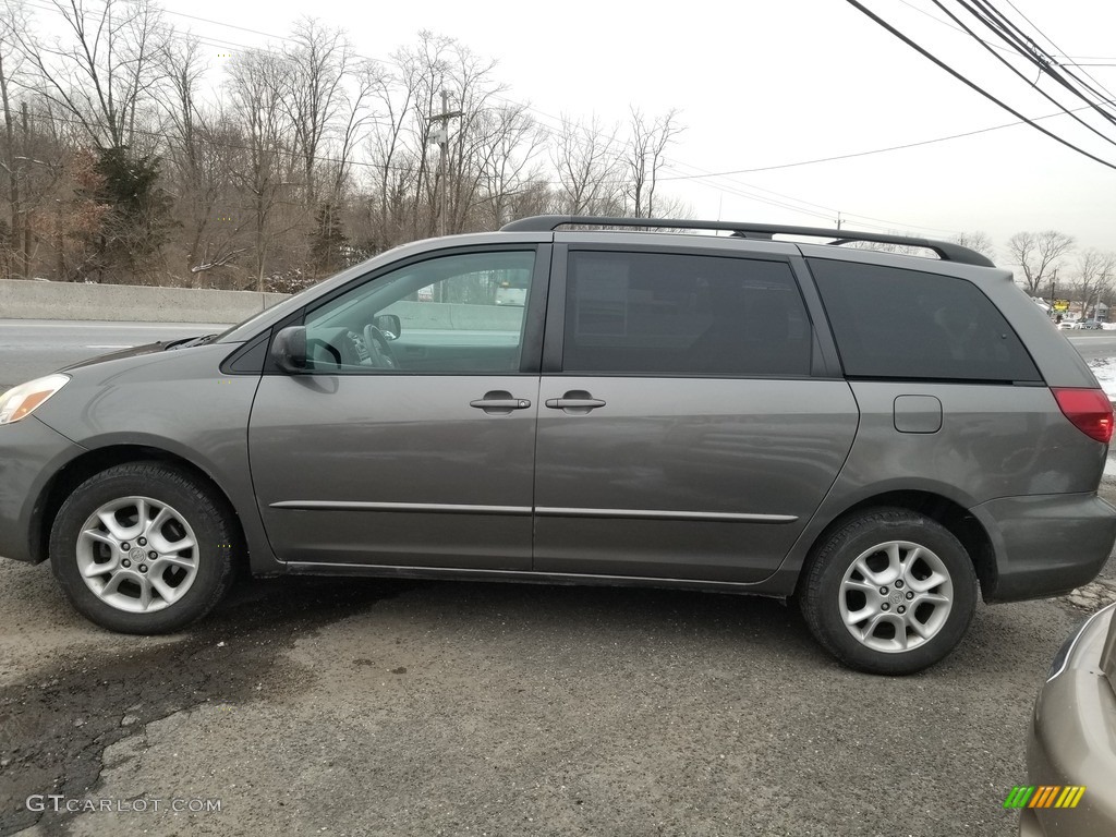 2004 Sienna LE AWD - Phantom Gray Pearl / Fawn Beige photo #6