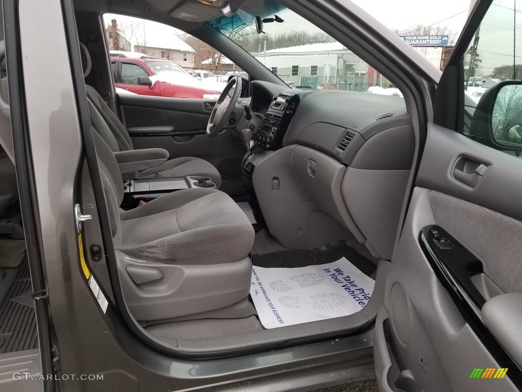 2004 Sienna LE AWD - Phantom Gray Pearl / Fawn Beige photo #10