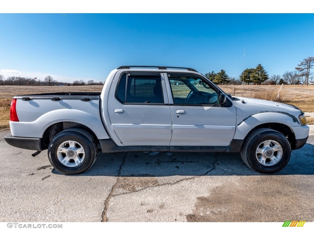 2005 Explorer Sport Trac XLT 4x4 - Oxford White / Medium Dark Flint photo #3