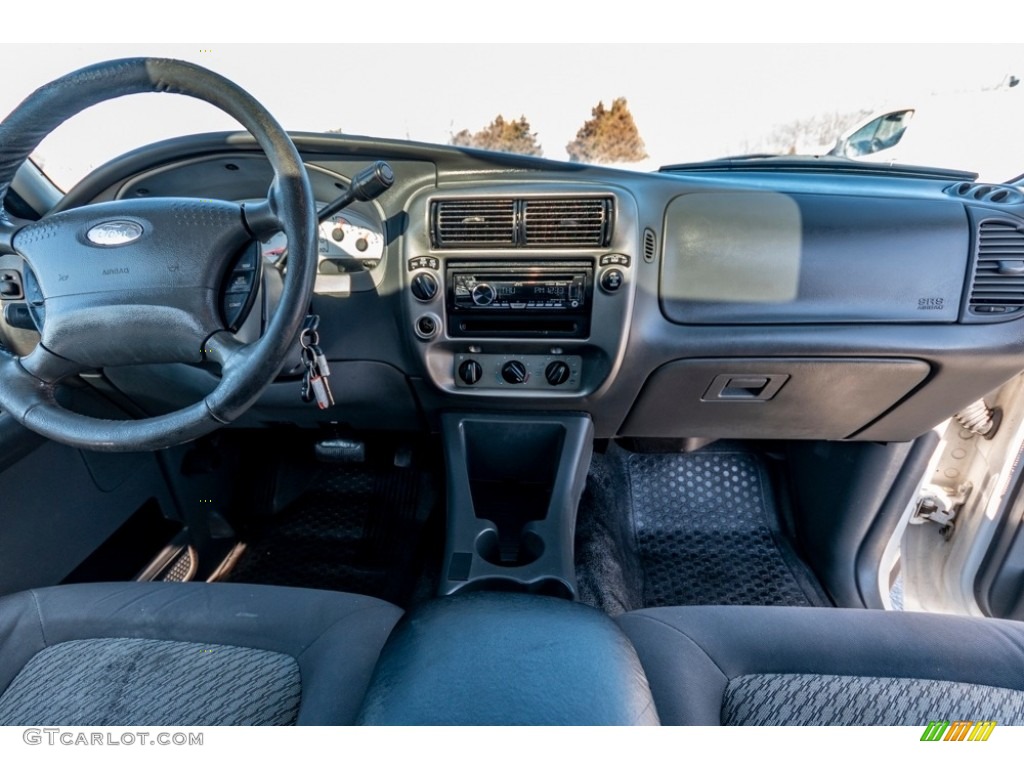 2005 Explorer Sport Trac XLT 4x4 - Oxford White / Medium Dark Flint photo #14