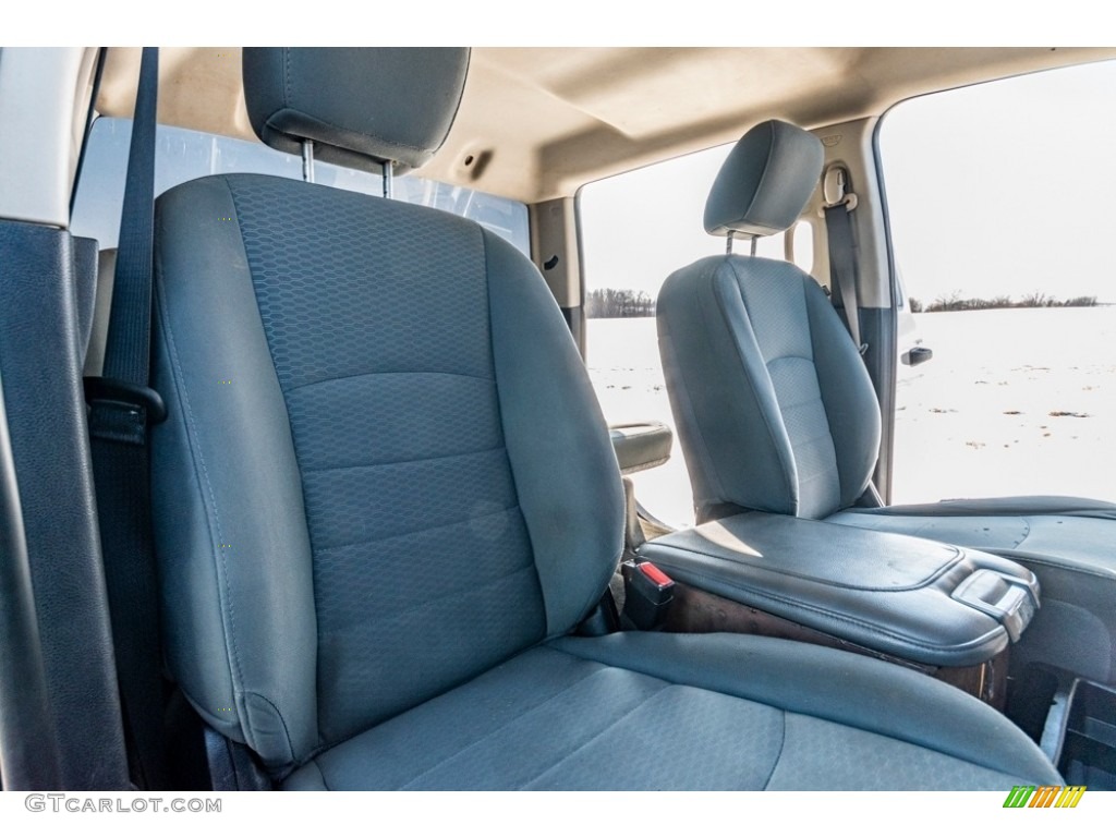 2017 3500 Tradesman Crew Cab 4x4 Dual Rear Wheel - Bright Silver Metallic / Black/Diesel Gray photo #13