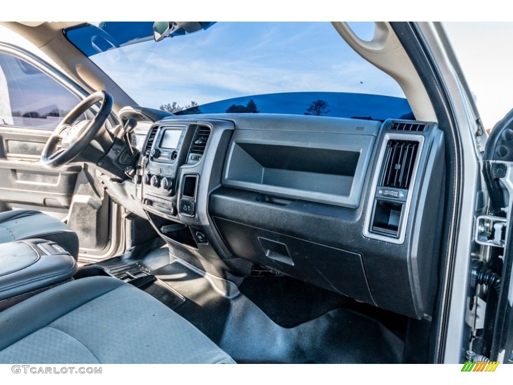 2017 3500 Tradesman Crew Cab 4x4 Dual Rear Wheel - Bright Silver Metallic / Black/Diesel Gray photo #29