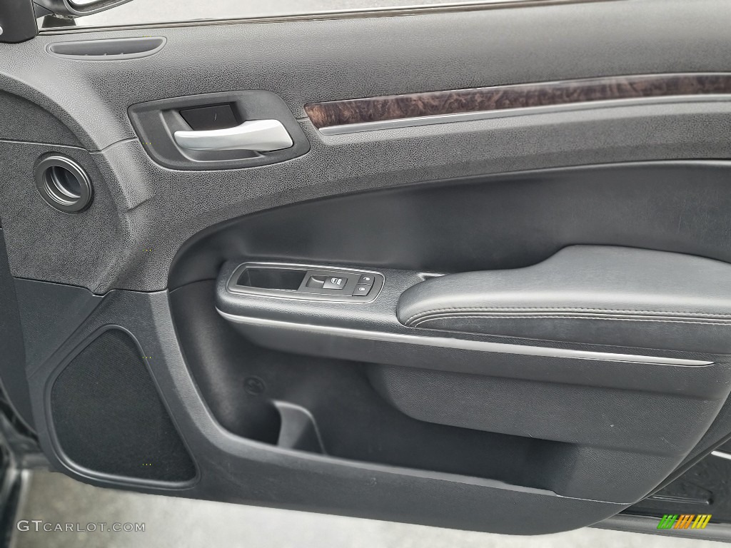 2015 Chrysler 300 C Black Door Panel Photo #141111037