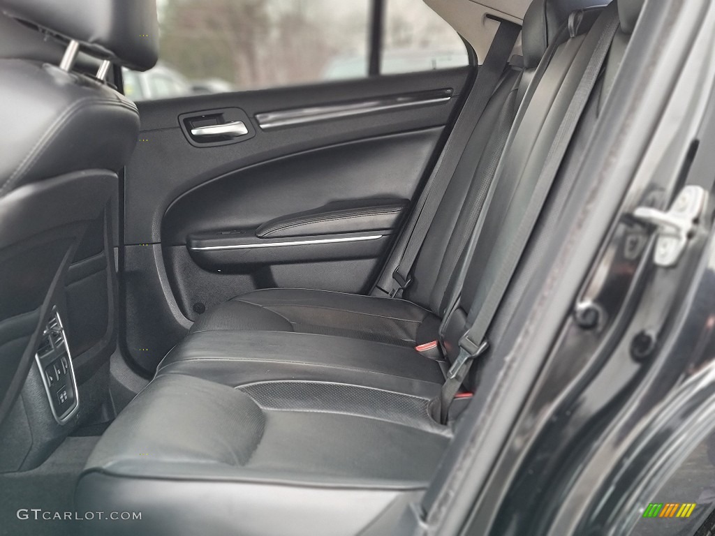 2015 Chrysler 300 C Rear Seat Photos