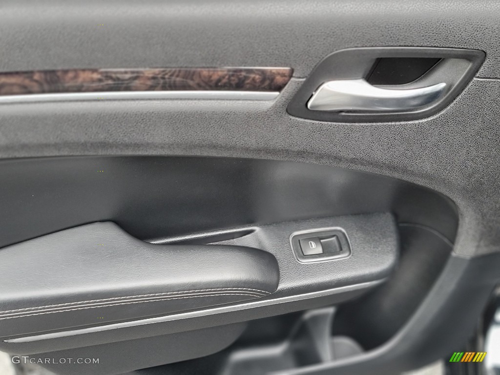 2015 Chrysler 300 C Black Door Panel Photo #141111235