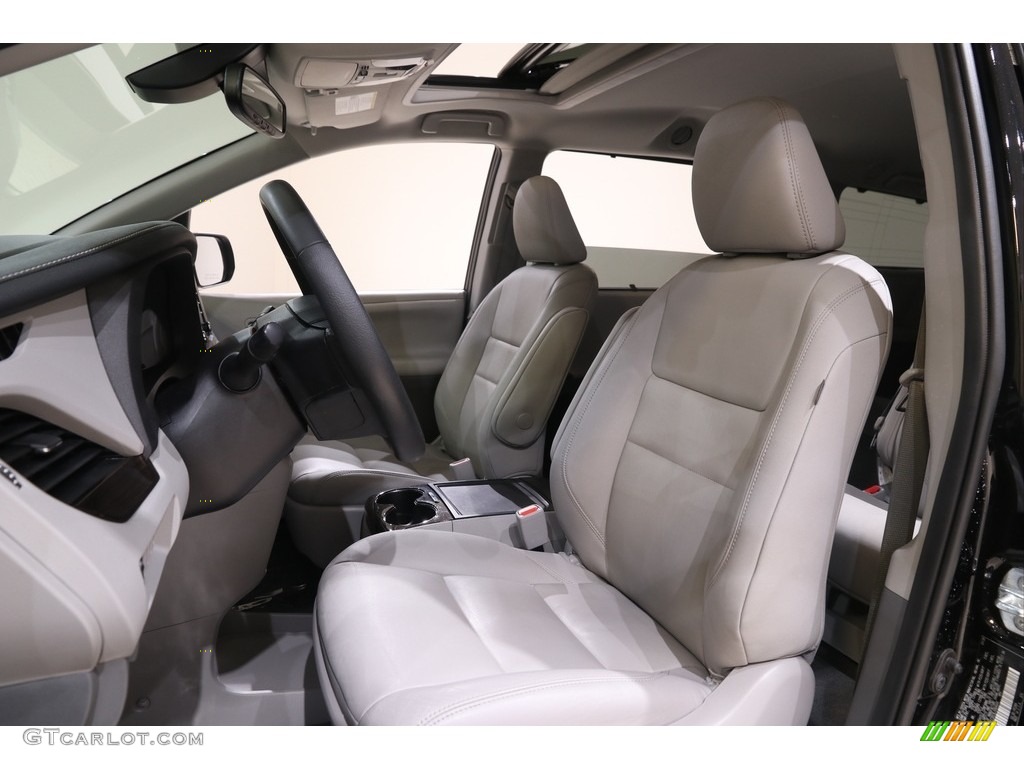 2020 Sienna XLE - Midnight Black Metallic / Ash photo #5