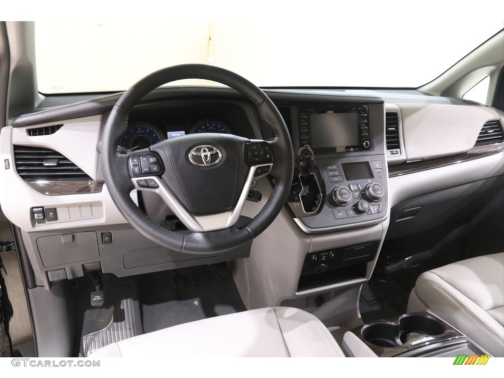 2020 Sienna XLE - Midnight Black Metallic / Ash photo #6