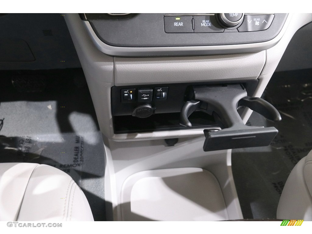 2020 Sienna XLE - Midnight Black Metallic / Ash photo #14