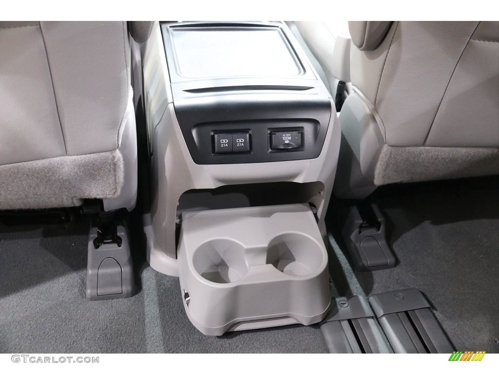 2020 Sienna XLE - Midnight Black Metallic / Ash photo #20