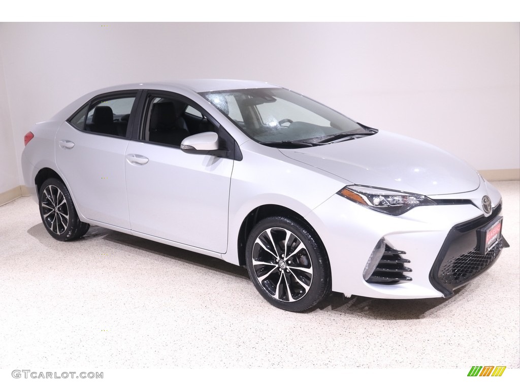 2018 Corolla SE - Classic Silver Metallic / Black photo #1