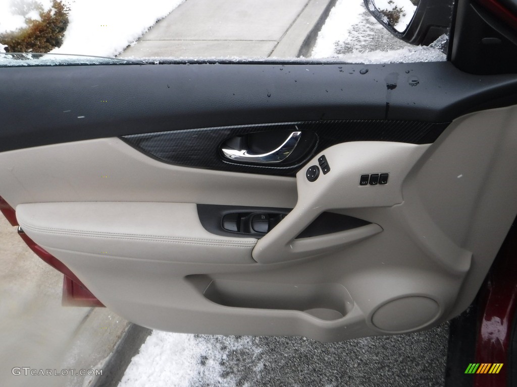 2019 Rogue SL AWD - Scarlet Ember / Charcoal photo #15