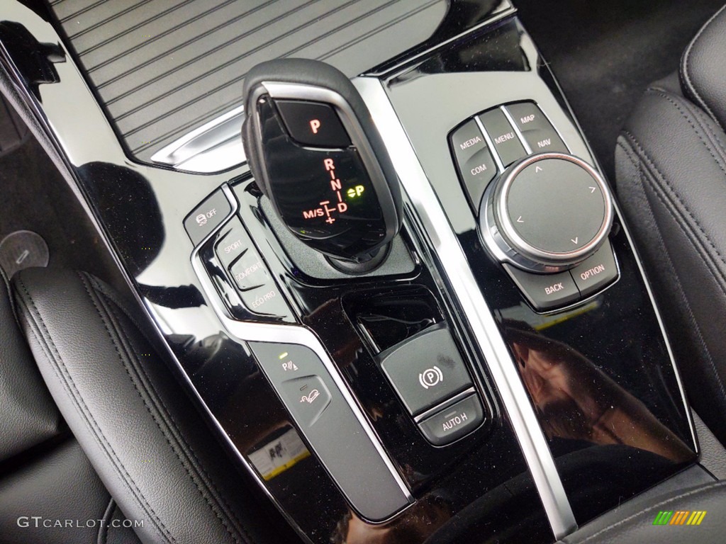 2021 BMW X3 M40i Transmission Photos