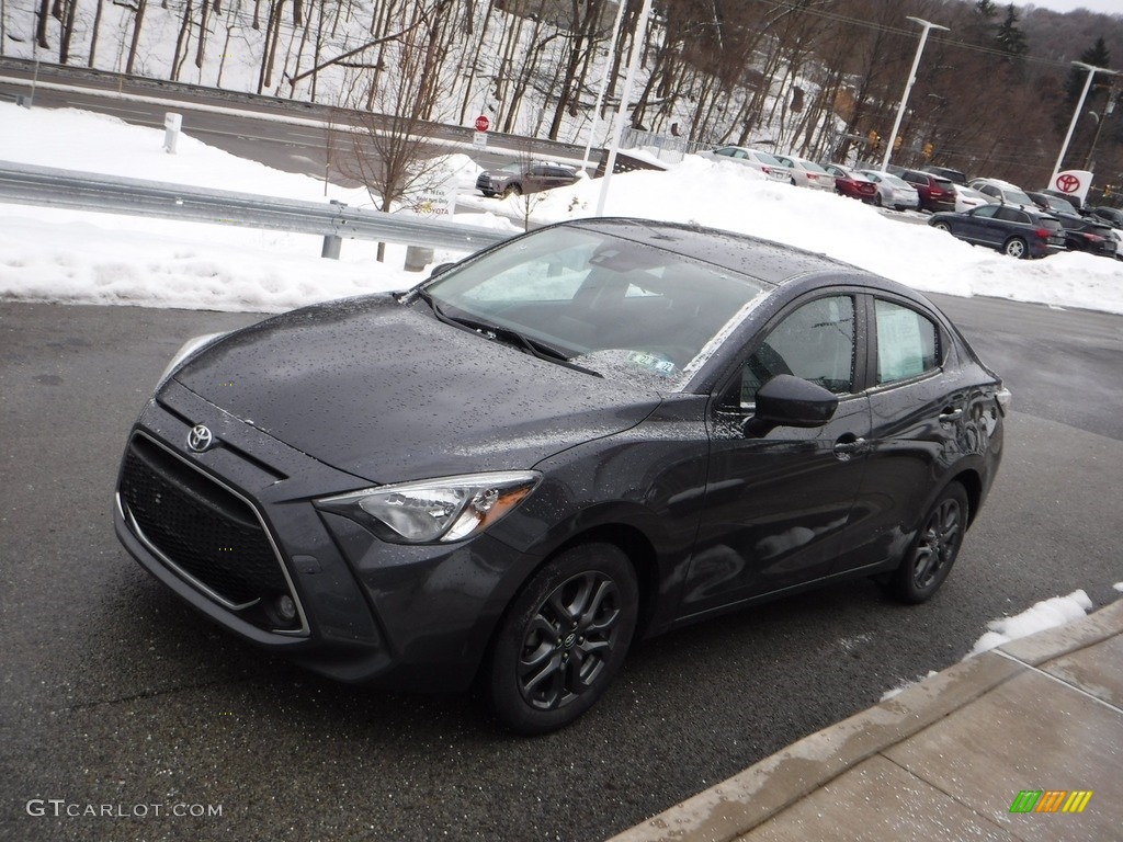 2019 Yaris LE - Graphite / Gray photo #11