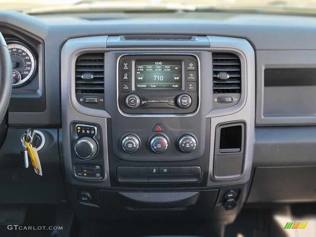 2018 1500 Express Quad Cab 4x4 - Blue Streak Pearl / Black/Diesel Gray photo #4