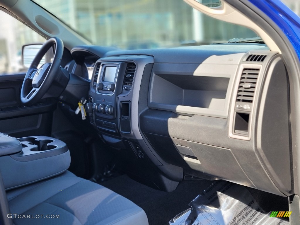 2018 1500 Express Quad Cab 4x4 - Blue Streak Pearl / Black/Diesel Gray photo #23