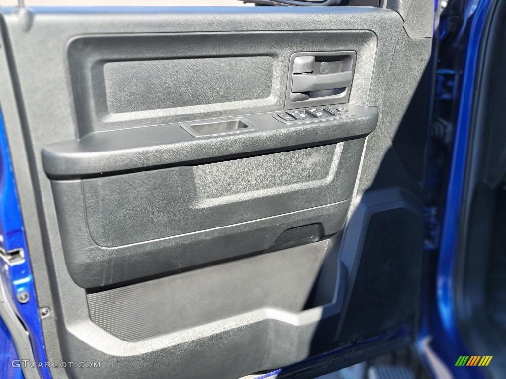 2018 1500 Express Quad Cab 4x4 - Blue Streak Pearl / Black/Diesel Gray photo #32