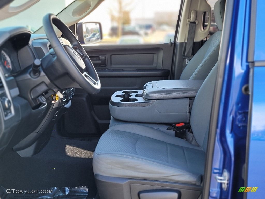 2018 1500 Express Quad Cab 4x4 - Blue Streak Pearl / Black/Diesel Gray photo #33