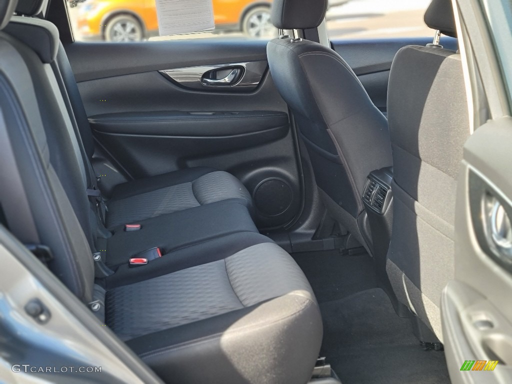 2017 Rogue S AWD - Gun Metallic / Charcoal photo #25