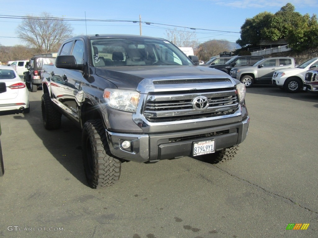 2016 Tundra SR5 CrewMax - Magnetic Gray Metallic / Graphite photo #1