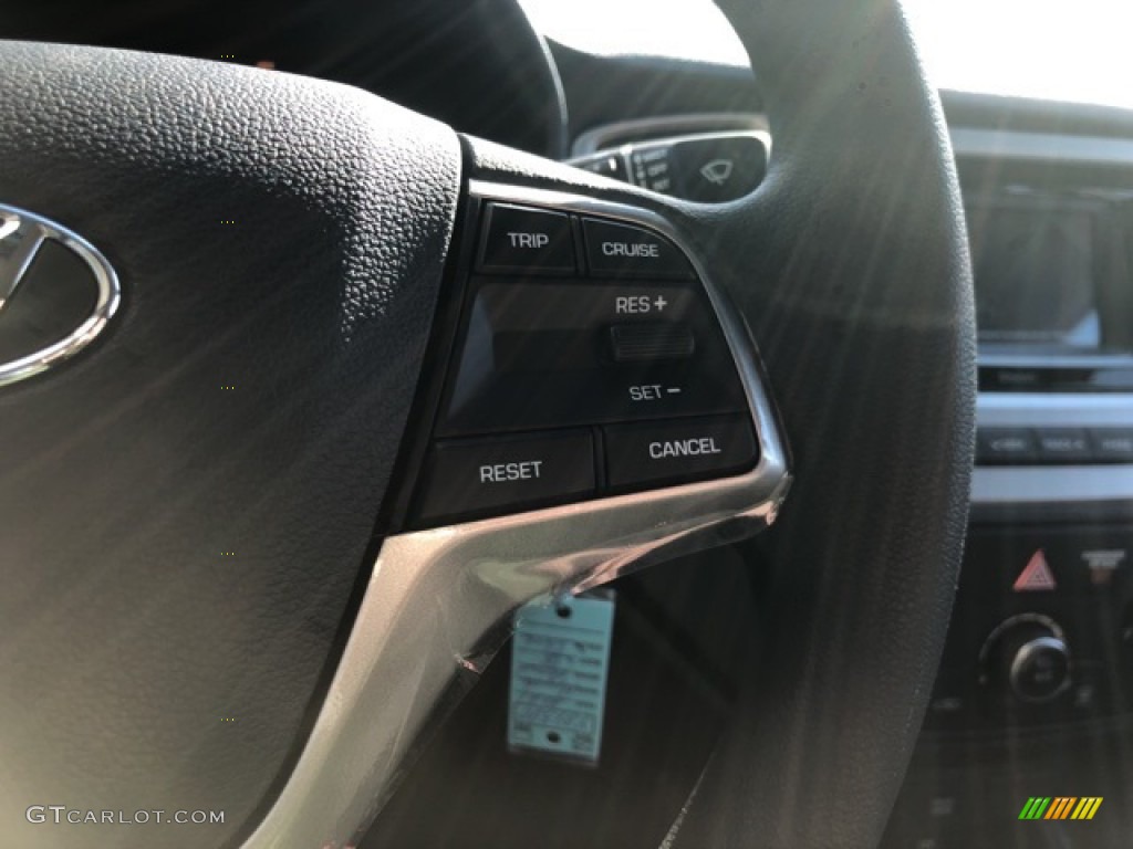 2021 Accent SE - Olympus Silver / Black photo #10