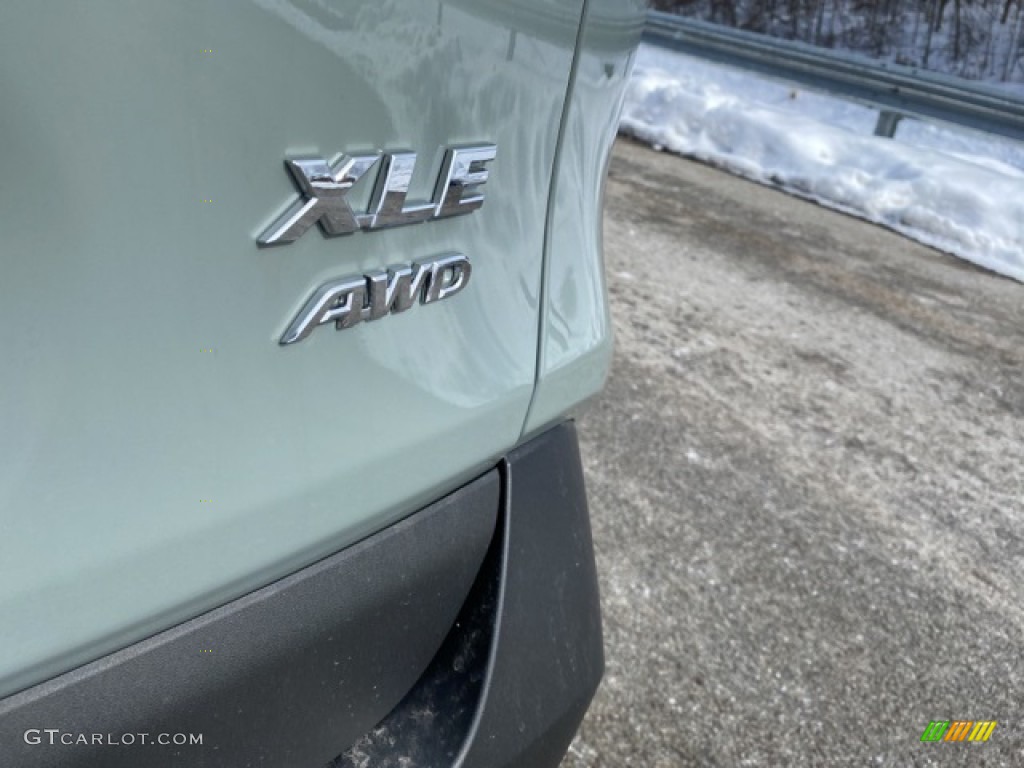 2021 RAV4 XLE AWD - Lunar Rock / Black photo #24