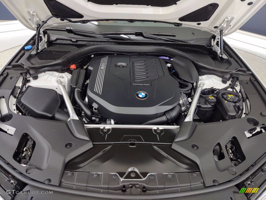 2021 BMW 5 Series 540i Sedan Engine Photos