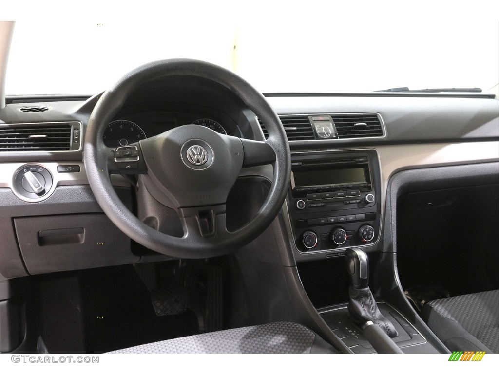 2015 Passat S Sedan - Fortana Red Metallic / Titan Black photo #6