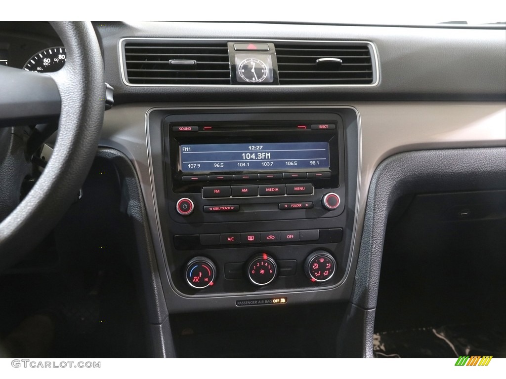 2015 Passat S Sedan - Fortana Red Metallic / Titan Black photo #9