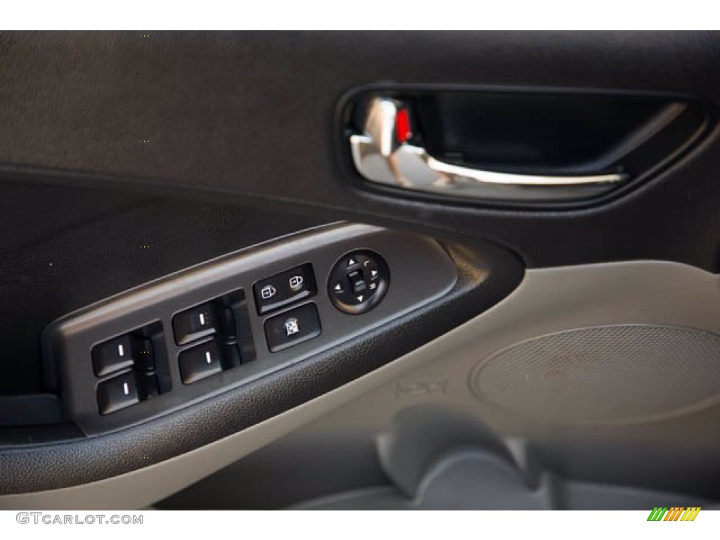 2016 Kia Forte LX Sedan Gray Two-Tone Door Panel Photo #141141565
