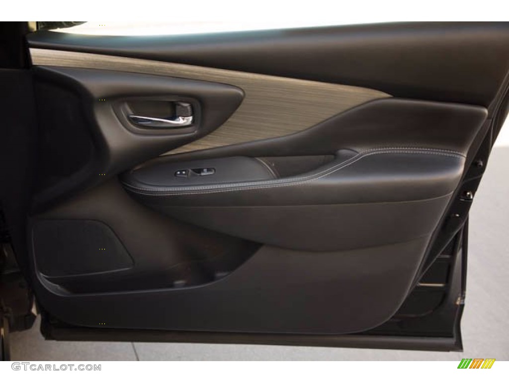 2017 Murano S AWD - Magnetic Black / Graphite photo #32