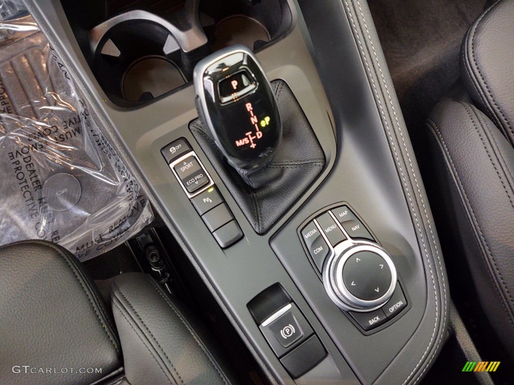 2021 X2 sDrive28i - Mineral Gray Metallic / Black photo #16