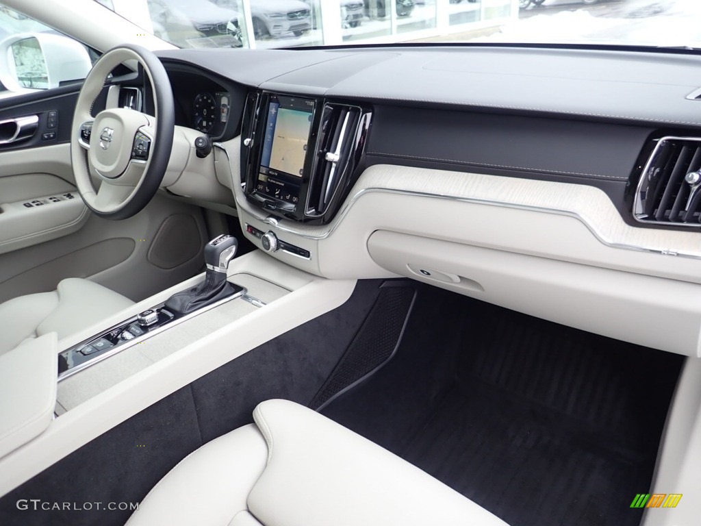2018 Volvo XC60 T5 AWD Inscription Dashboard Photos