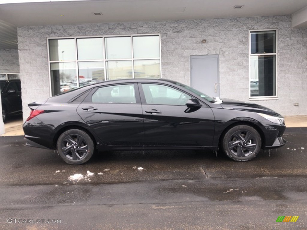 2021 Elantra SEL - Phantom Black / Medium Gray photo #2