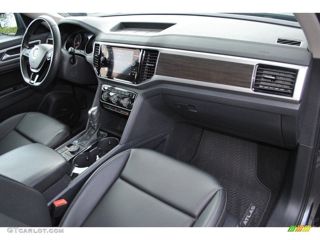 2018 Volkswagen Atlas SEL 4Motion Titan Black Dashboard Photo #141149567