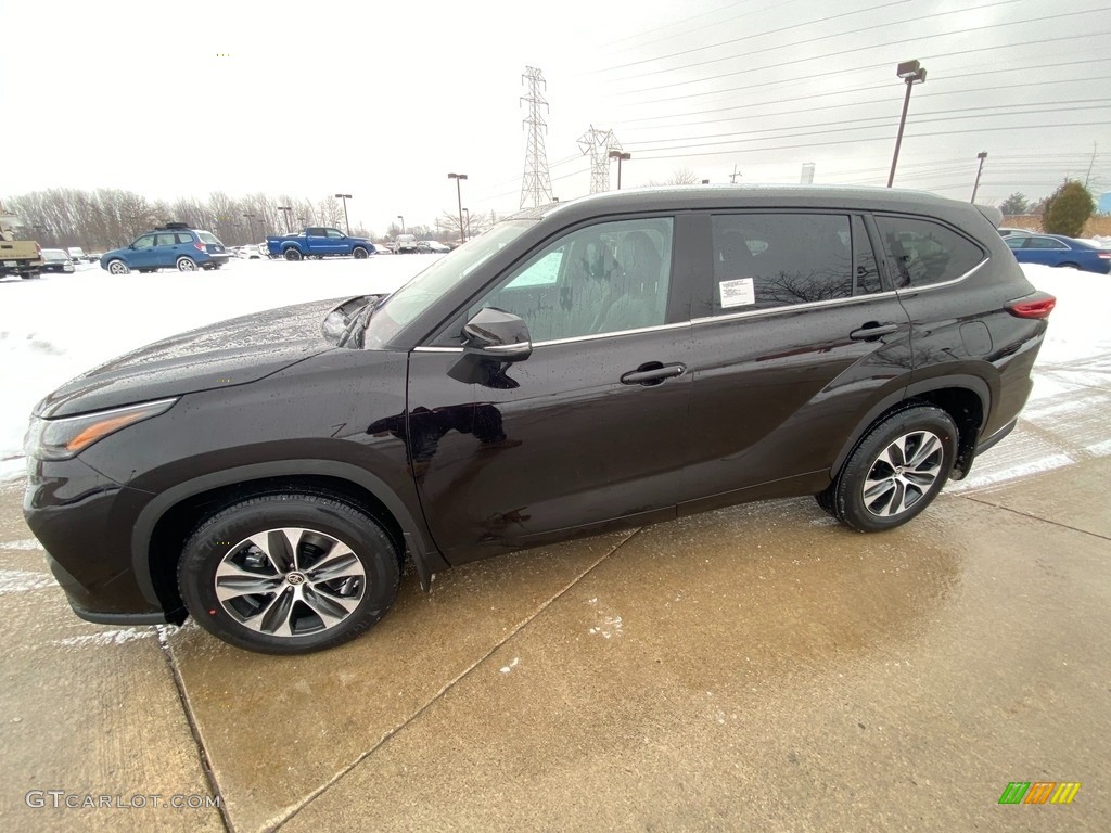 2021 Highlander XLE AWD - Opulent Amber / Black photo #1