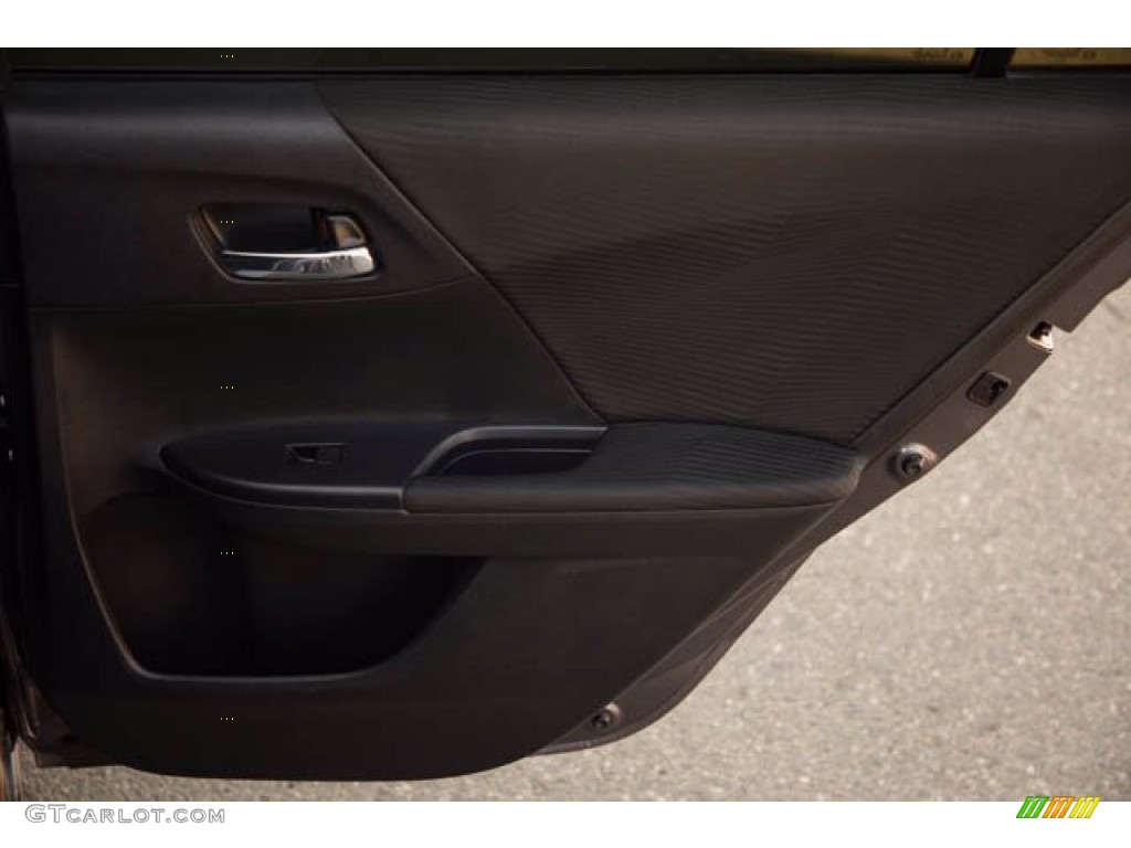 2017 Accord LX Sedan - Modern Steel Metallic / Black photo #30