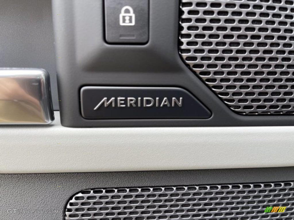 2021 Defender 110 SE - Tasman Blue Metallic / Acorn photo #13